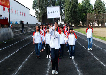 云南省轻工业学校2018年普通中专报名条件