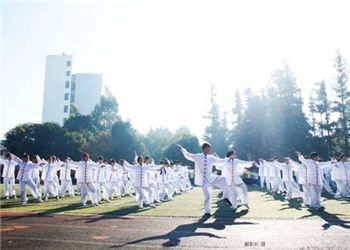 云南经贸外事学院2019年三年制招生简章(图1) 云南经贸外事学院2019年三年制招生简章