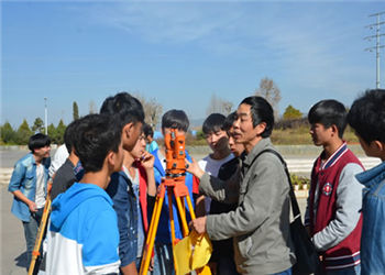 曲靖工商职业学校2018年招生报名咨询电话(图1) 曲靖工商职业学校2018年招生报名咨询电话