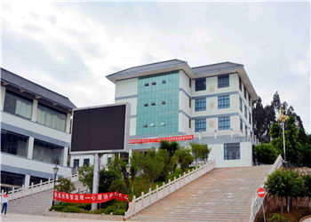 昆明卫生职业学校2022年中专部报名时间(图1) 昆明卫生职业学校2022年中专部报名时间(图1)