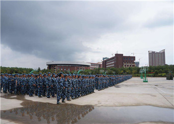 昆明市卫生学校2022年普通中专要交多少学费(图1) 昆明市卫生学校2022年普通中专要交多少学费(图1)