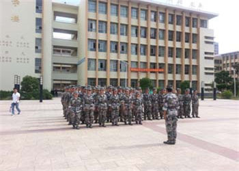 云南曲靖应用技术学校2022年中专班有哪些专业(图1) 云南曲靖应用技术学校2022年中专班有哪些专业(图1)