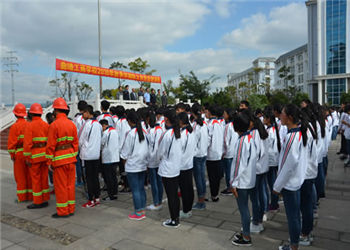 曲靖工商职业技术学校2022年是大专还是中专(图1)