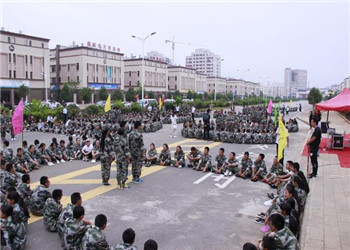 曲靖麒麟长兴职业技术学校2022年中专班招生简章(图1)