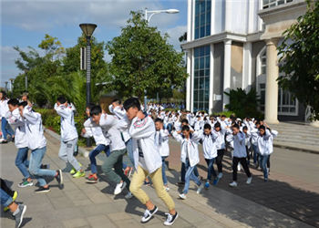 曲靖工商学校2022年五年制大专报名入口(图1) 曲靖工商学校2022年五年制大专报名入口(图1)