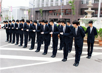 曲靖航空学校2022年五年制大专招生地址(图1) 曲靖航空学校2022年五年制大专招生地址(图1)