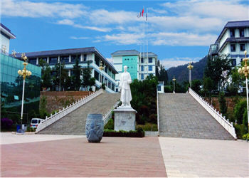 昆明卫生职业学校2023年中专招生介绍(图1)