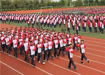 曲靖应用技术学校2023年普通中专报名网址(图1)