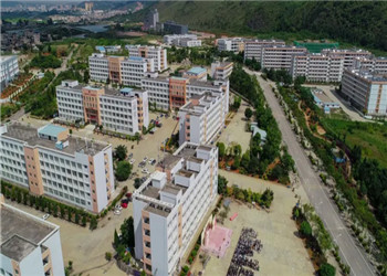 文山农业学校2023年三校生招生简章(图1) 文山农业学校2023年三校生招生简章(图1)