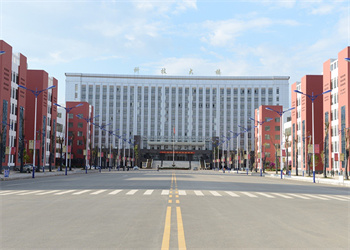 曲靖市麒麟职业技术学校2025年五年制大专招生电话