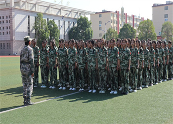 曲靖幼儿师范学校2025年中专招生电话 曲靖幼儿师范学校2025年中专招生电话