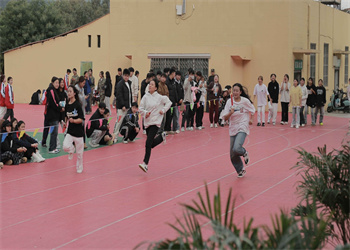 昆明滇越技工学校2025年中专助学政策