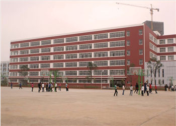 曲靖高级技工学校2021年三年制报名优惠政策(图1) 曲靖高级技工学校2021年三年制报名优惠政策